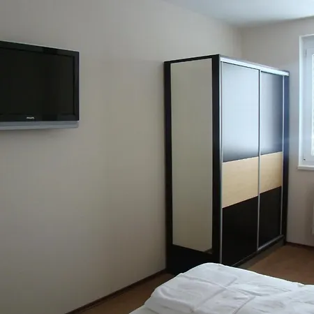 Royal Penzion 3*